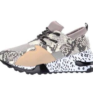 Steve Madden CLIFF Sneakers • New Condition • Size 7M • Black/Gray/Tan